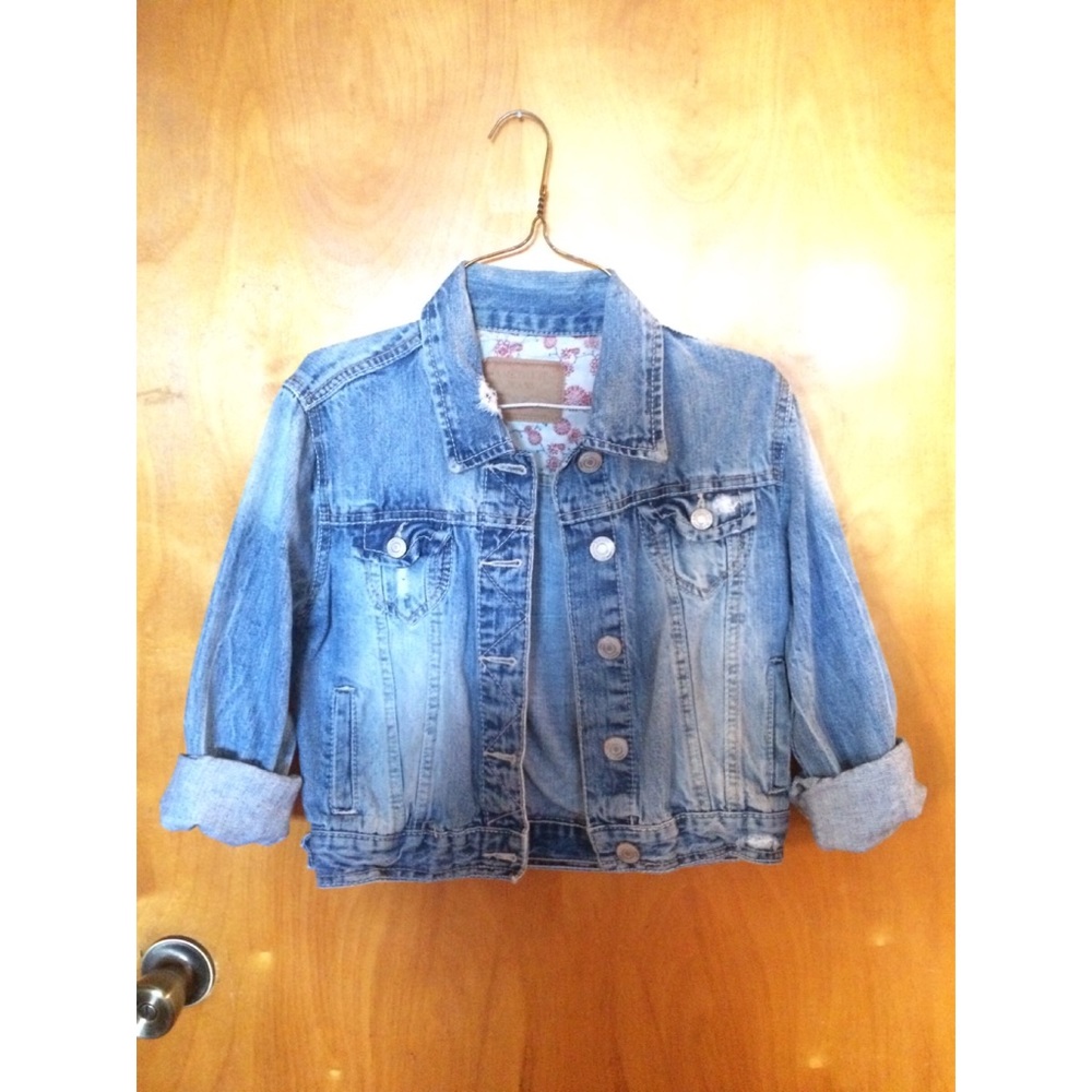 Cute jean jacket 💙